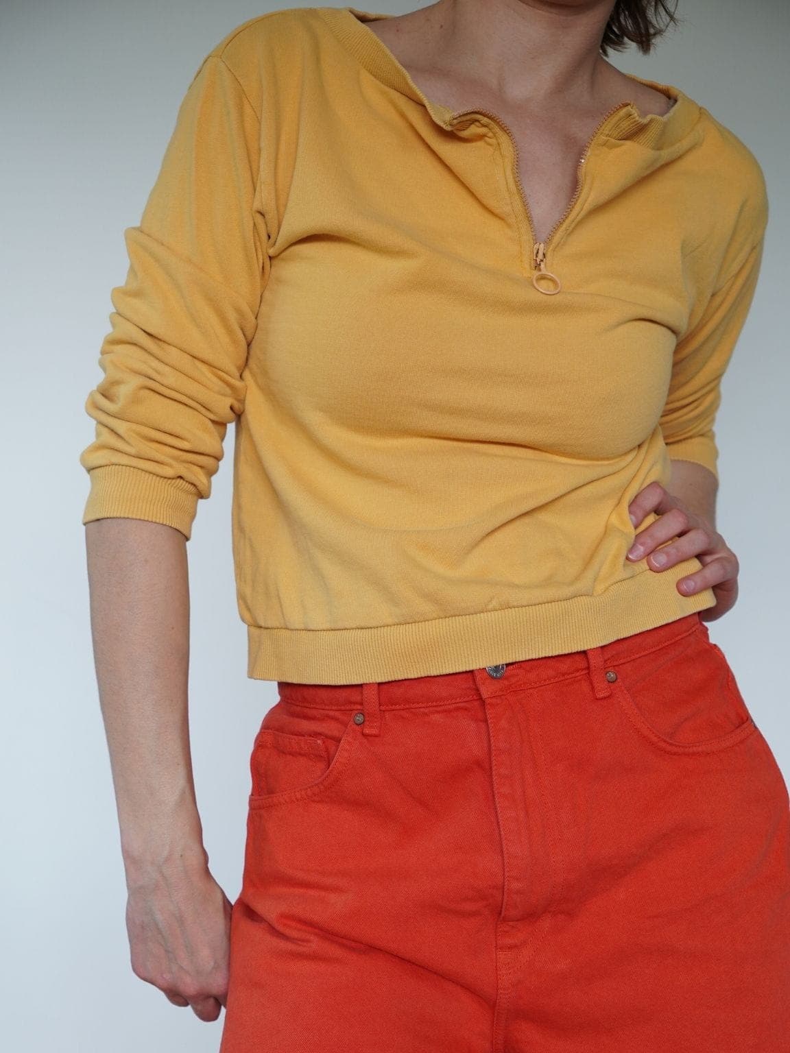 Bluza z krótkim zameczkiem
