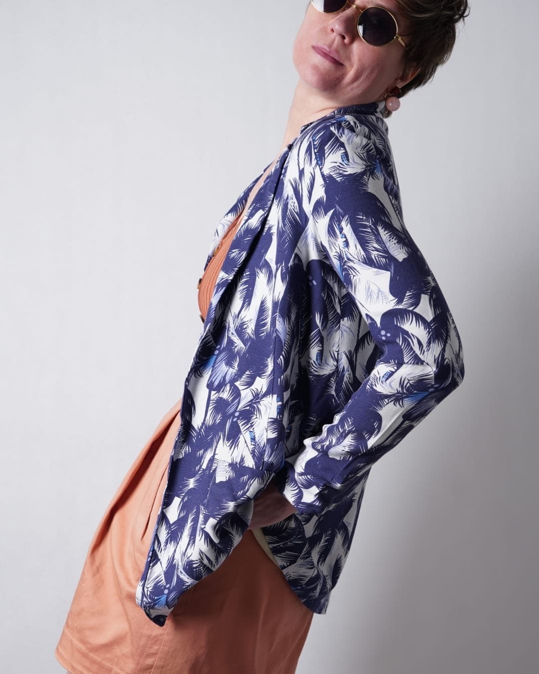 Wiskozowy blezer w palmy RIVER ISLAND