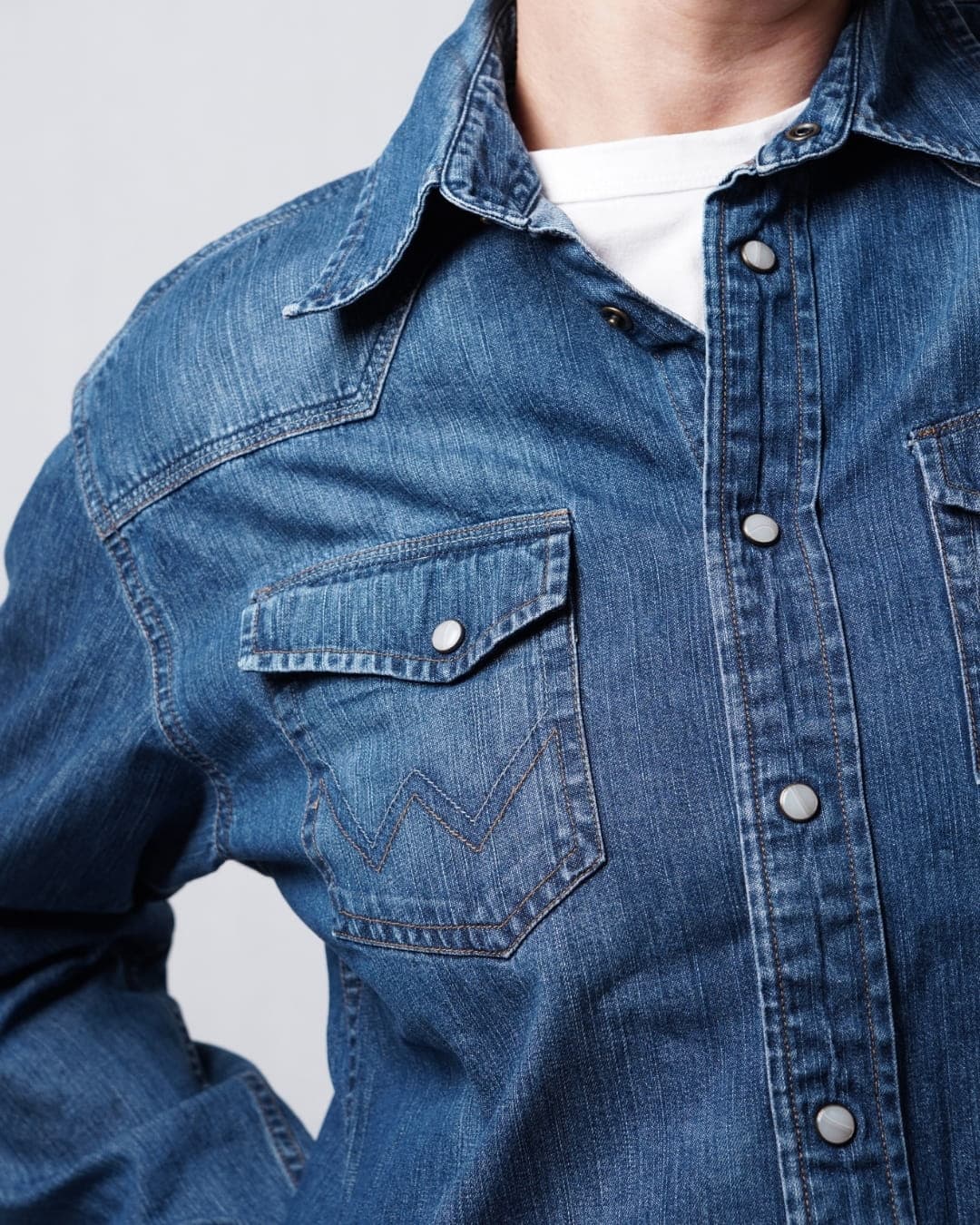 Jenasowa klasyczna koszula WRANGLER (M) (przytarcie)